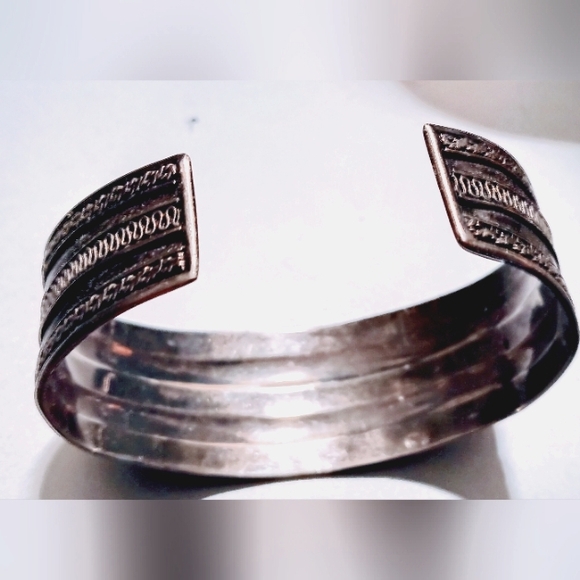 Vintage Native Navajo Sterling Silver 9.25 Cuff Design Pattern Bracelet. - Picture 6 of 7